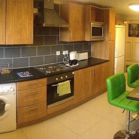 Alton Apartments Брадфорд Экстерьер фото